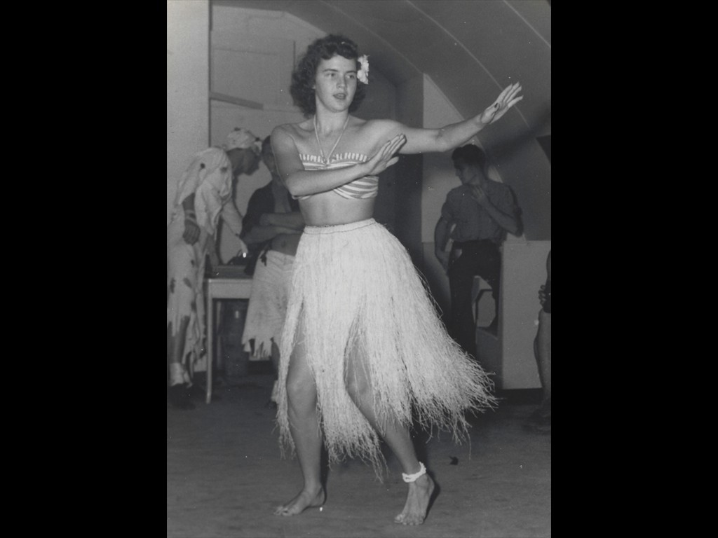 Bobbi Hula 1